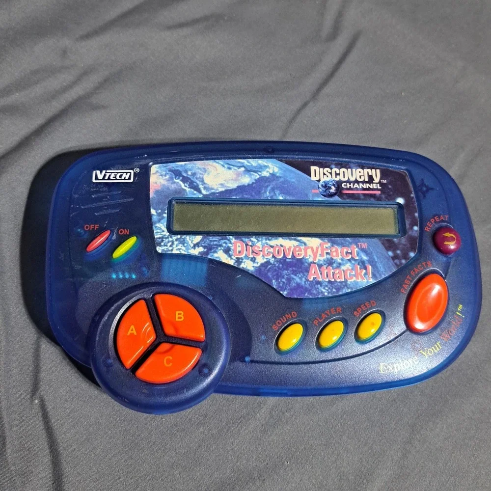 VTech Discovery Channel‎ DiscoveryFact Attack Handheld Electronic Game VTG WORKS